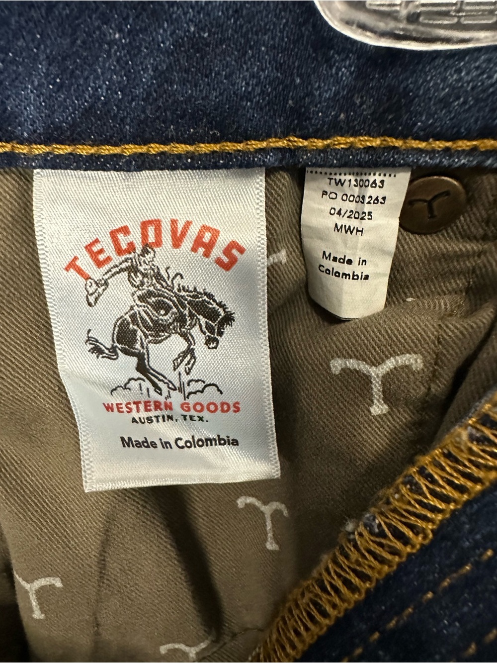 Tecovas Women’s 26 Straight-Leg Jeans in Blue Denim - Picture 5 of 7